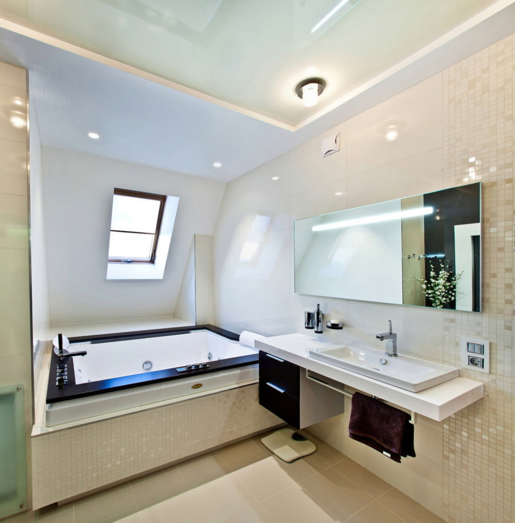 Ванная комната на мансардном этаже: отделка